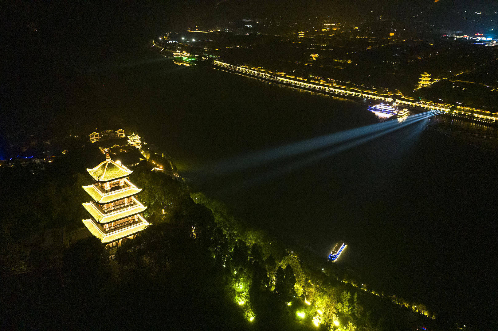 皇冠信用網登123出租_游客投诉在阆中一景区被索要597元上香费 官方：已致歉退款皇冠信用網登123出租，景区停业整顿