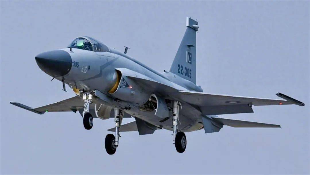 信用平台出租_中国武器果然厉害信用平台出租，又一架阵风殒命，飞行员被抓，轮到枭龙扬名