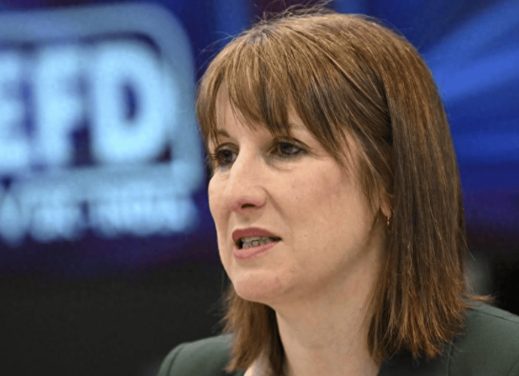 足球外围买球网站_刚谈妥就翻脸足球外围买球网站，英国全球通告与中国做“切割”？中方反将一军