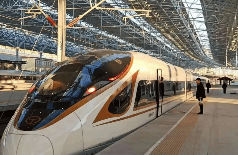 皇冠信用網在线开户_重磅！超260万美籍华人回国皇冠信用網在线开户，绿卡、高薪都留不住，美国这下慌了