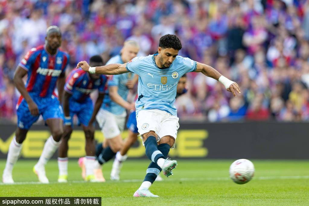 皇冠信用網登2代理_足总杯-埃泽破门马尔穆什失点 曼城0-1送水晶宫夺队史首冠