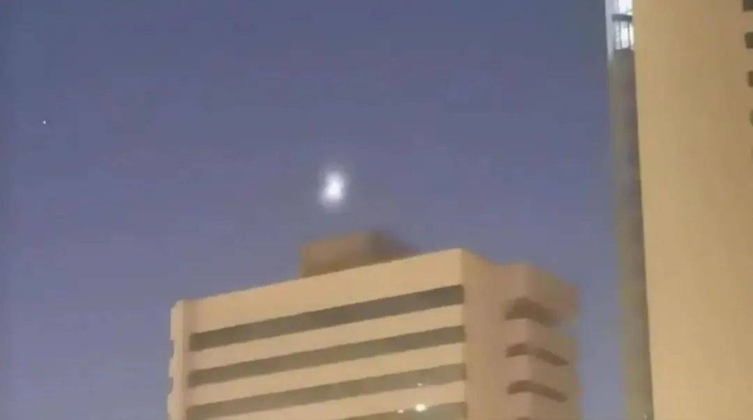 LNB篮球投注_新疆夜空不明飞行物是什么LNB篮球投注？揭秘来了