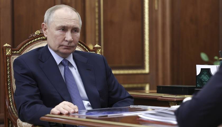 皇冠信用网在线注册_普京明确特别军事行动四大目标皇冠信用网在线注册，俄方拷问乌克兰还能撑多久