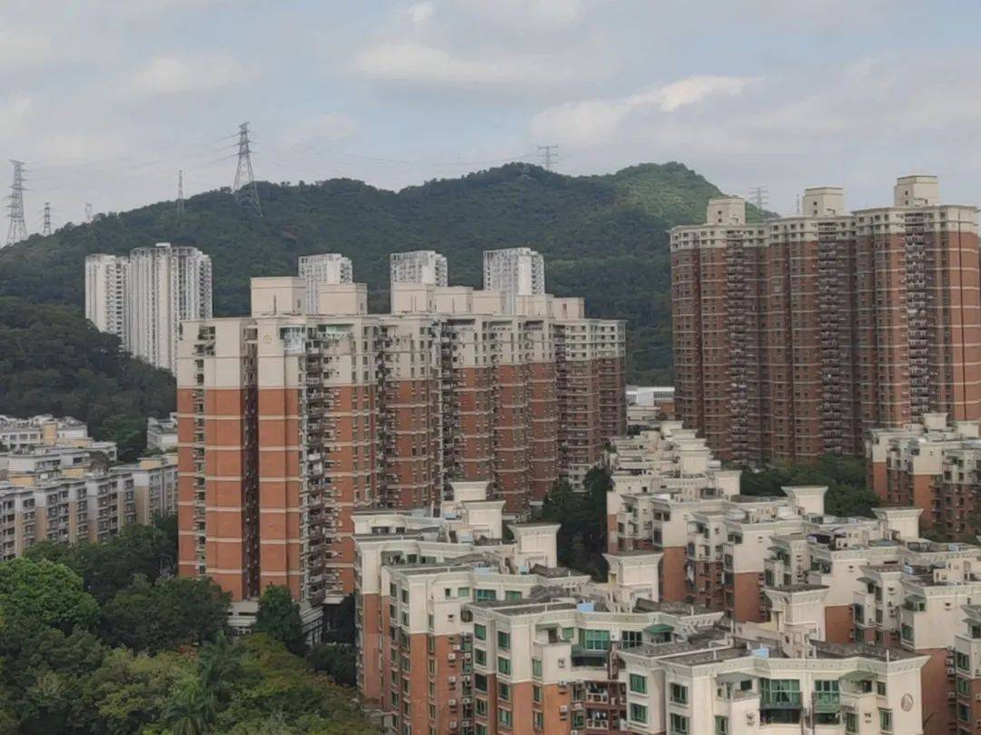 皇冠信用网需要押金吗_“一小时飞过8架”“感觉屋在抖”！深圳有小区遭遇皇冠信用网需要押金吗，市民：睡不着