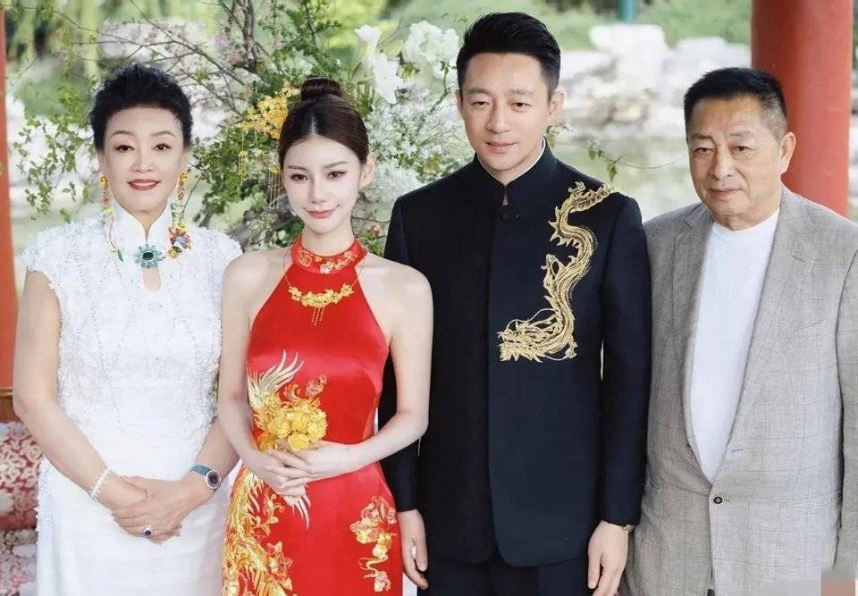 皇冠足球平台代理_网曝S妈与马筱梅聊天记录：老公欠的钱赖着不还吗皇冠足球平台代理？