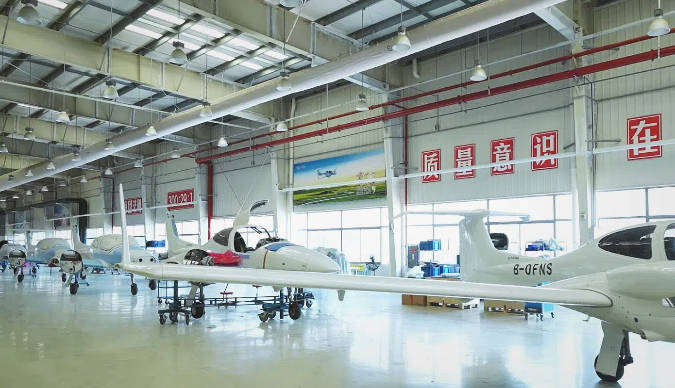 皇冠信用网出租足球_【理响中国·春江水暖鸭先知】一架“无人机”飞出低空新天地