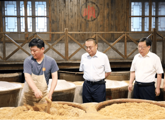 皇冠信用登2代理_江苏省检察院党组书记、检察长赵铁实调研指导镇江检察工作