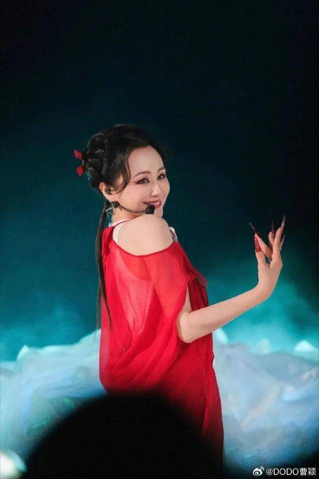 皇冠足球平台代理_51岁曹颖自曝患胃癌皇冠足球平台代理，儿子还小！最放心不下儿子