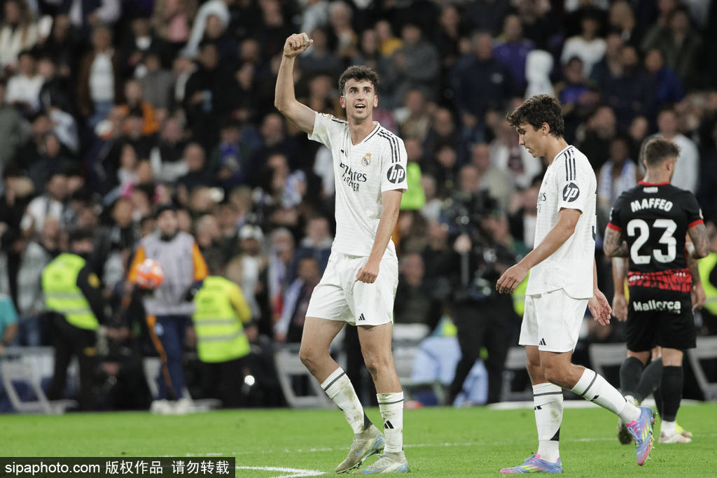 怎么注册皇冠信用网_皇马2-0夜：姆巴佩双响！魔笛、安帅、巴斯克斯伯纳乌洒泪告别怎么注册皇冠信用网，传奇落幕谁扛旗？