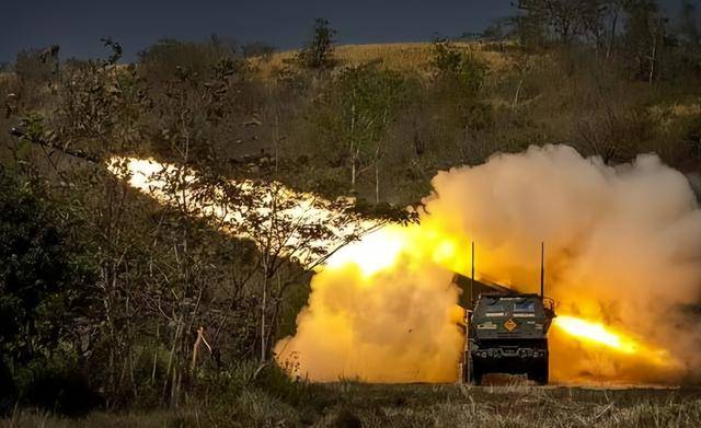 皇冠信用网怎么申请_中国向40家俄军工厂皇冠信用网怎么申请，大规模“输血”？外交部回应，字字铿锵