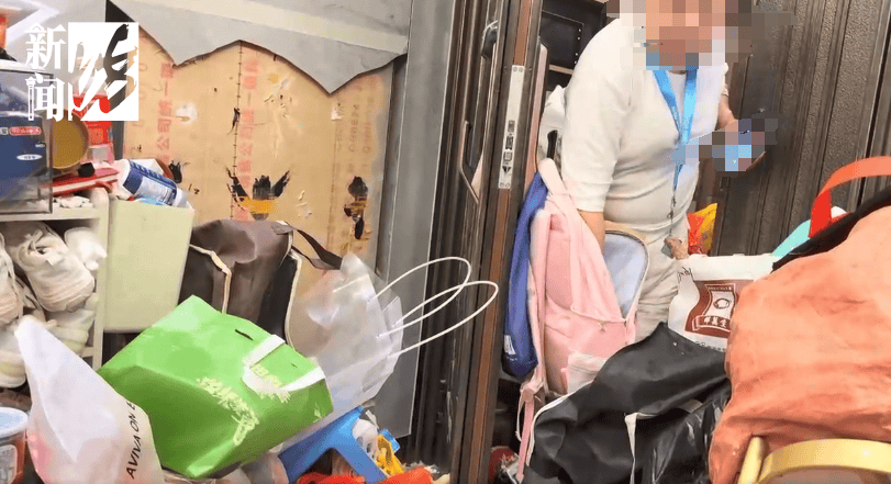 皇冠信用网出租_垃圾堆满皇冠信用网出租，臭到离谱！上海顶流豪宅业主也拾荒？邻居直呼倒大霉，不能忍！