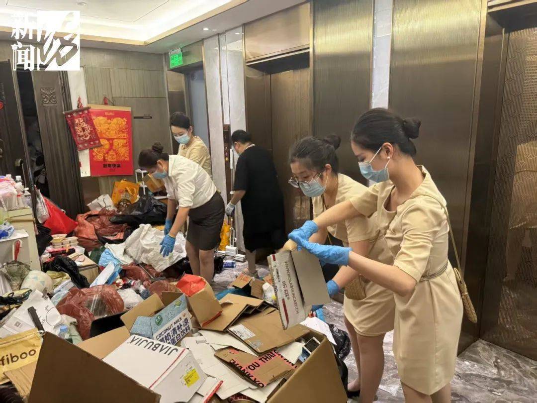 皇冠信用网出租_垃圾堆满皇冠信用网出租，臭到离谱！上海顶流豪宅业主也拾荒？邻居直呼倒大霉，不能忍！