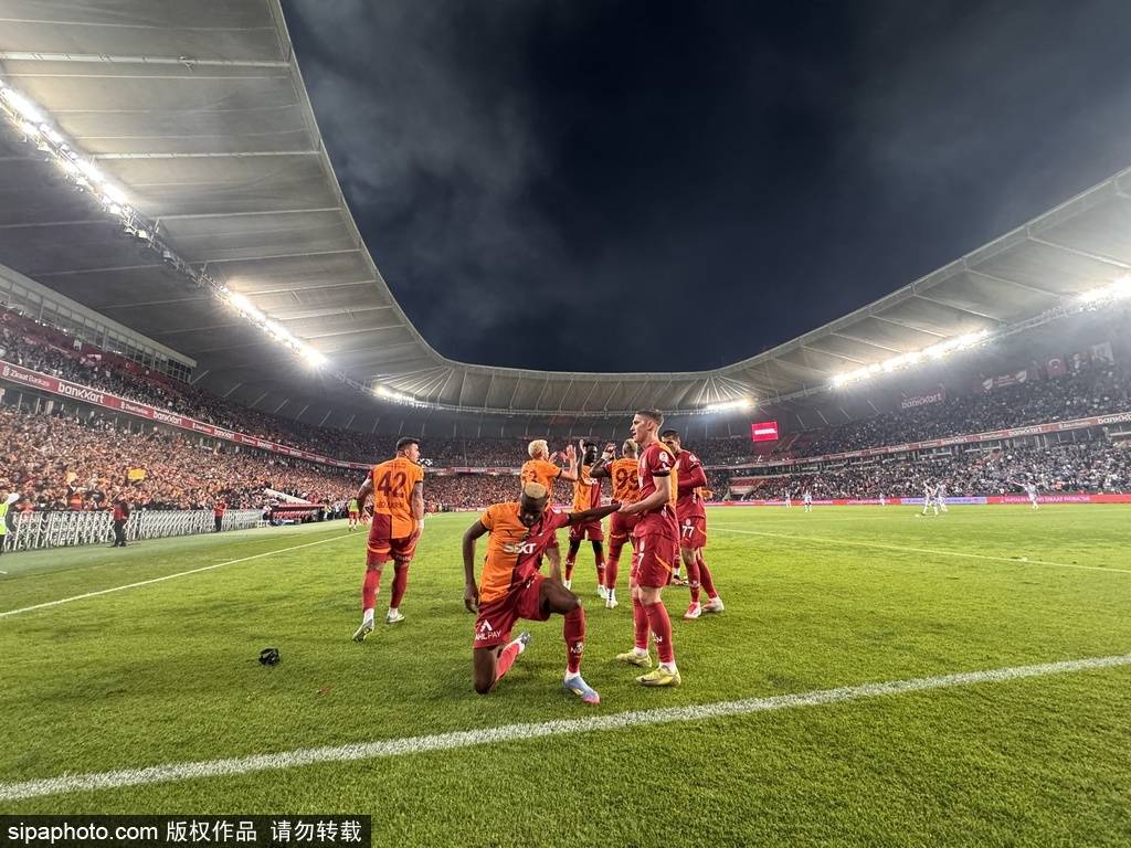 皇冠信用网开户_36球神锋奥斯梅恩亮绿灯皇冠信用网开户！曼联这次真能砸下“黑豹”补强锋线？