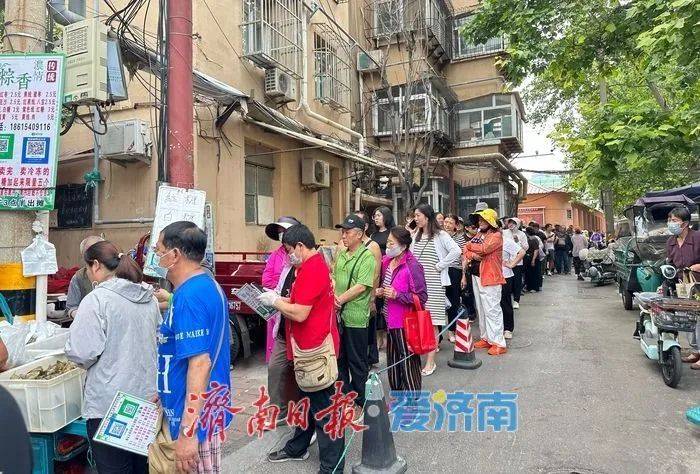 皇冠信用网会员账号_顾客不惜排队三小时皇冠信用网会员账号，济南这个小摊你知道吗？