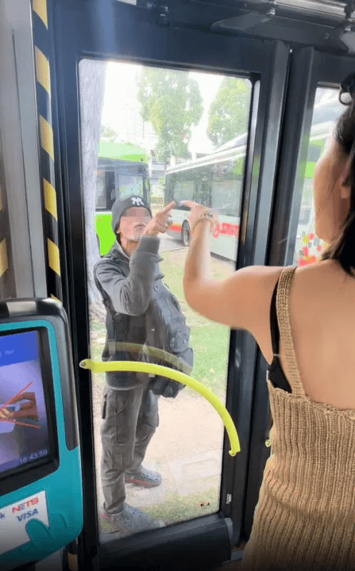 皇冠信用网需要押金吗_“中国人不要来新加坡”皇冠信用网需要押金吗，两名中国女子在新加坡旅游时遭醉汉骚扰