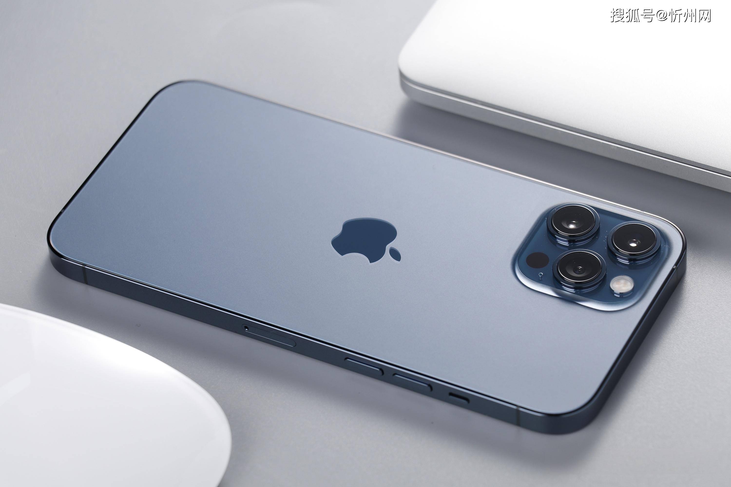 皇冠信用网登3_618华为Mate 70 Pro+大跳水皇冠信用网登3，对比iPhone 16 Pro Max，该怎么选？