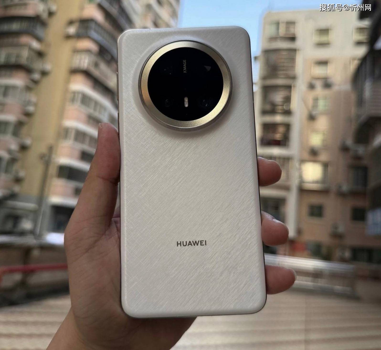 皇冠信用网登3_618华为Mate 70 Pro+大跳水皇冠信用网登3，对比iPhone 16 Pro Max，该怎么选？