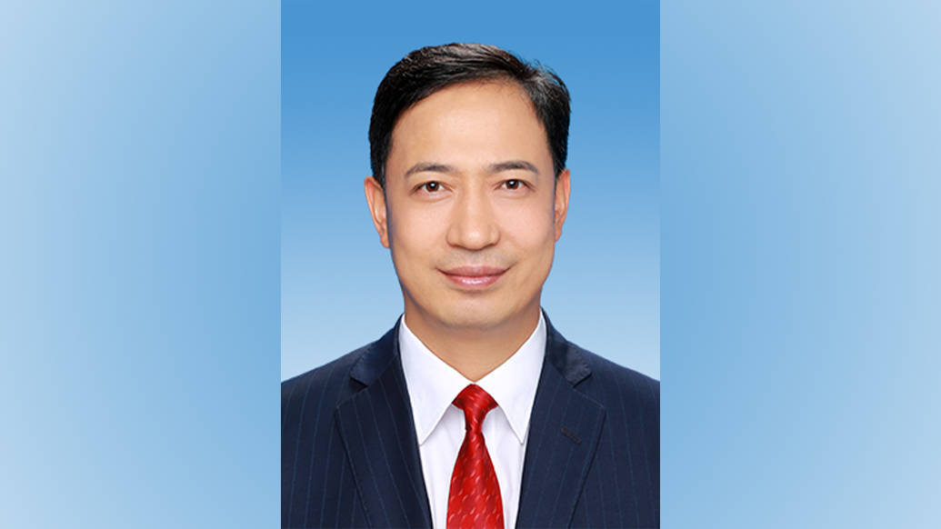 皇冠代理怎么拿_“70后”卢东亮获任山西省代省长