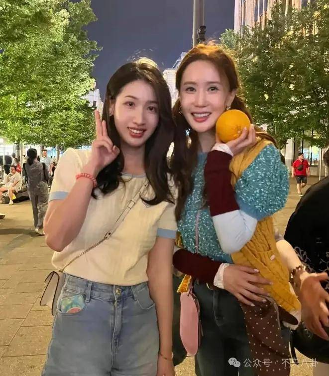 皇冠信用网登123_自曝与丈夫经常吵架？但怎么感觉她是在变相秀恩爱呢皇冠信用网登123！