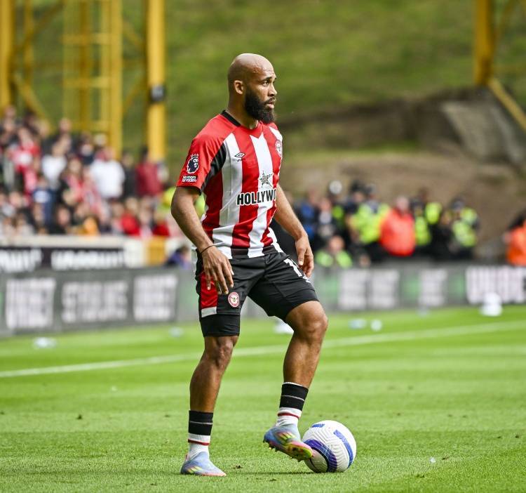 皇冠信用网登2_5倍薪水皇冠信用网登2！泰晤士：姆贝莫想去曼联并要25万周薪 小蜜蜂标价6000万