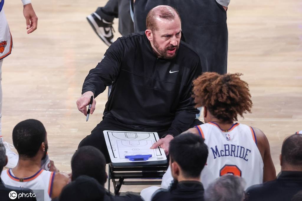 皇冠信用网代理登3_锡伯杜下课究竟冤不冤皇冠信用网代理登3？铁血篮球成就他也害了他