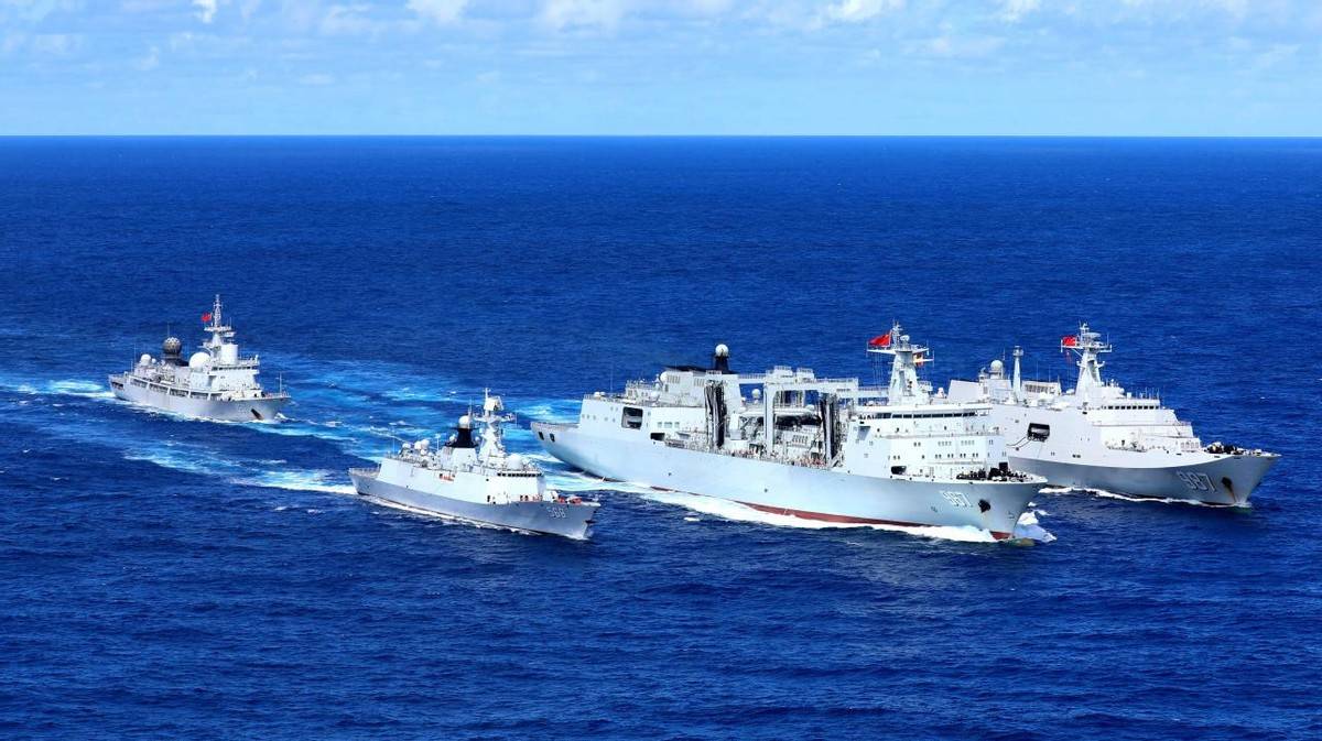 皇冠信用网app_超18万吨皇冠信用网app！拥有640个垂发单元！辽宁舰率海军最强编队驶入西太！