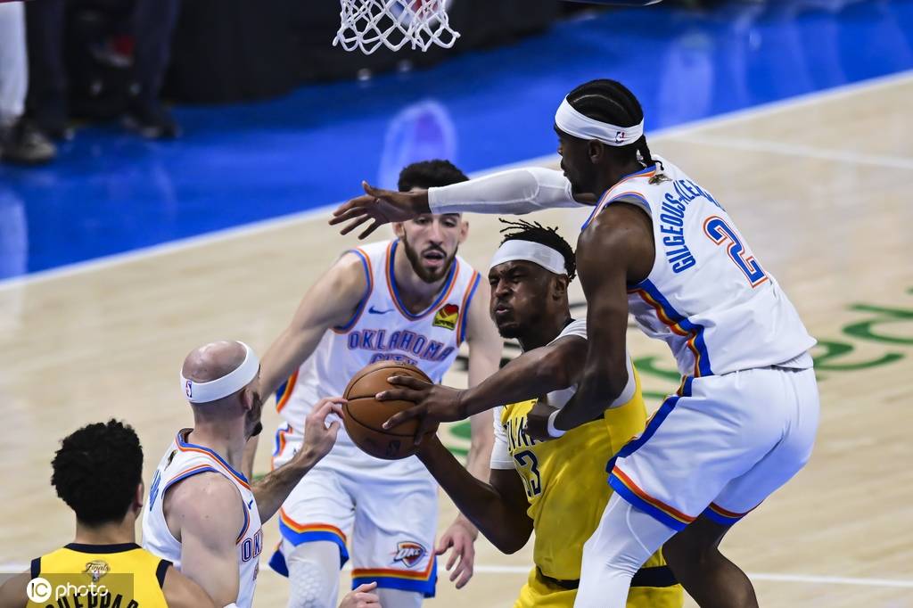 迈阿密国际足球_亚历山大31+10杰伦40分 雷霆胜步行者拿到冠军点