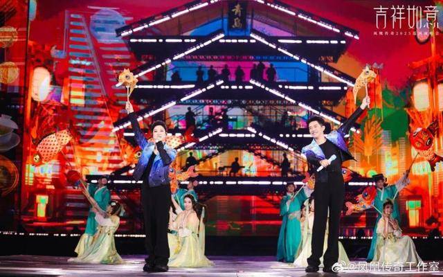 世界杯官网_凤凰传奇青岛连唱三场世界杯官网，演唱会变身城市消费升级新密码！