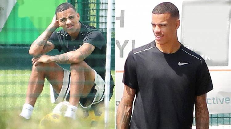 世俱杯2026_太阳报：格林伍德返回曼彻斯特世俱杯2026，和前曼联队友一起训练