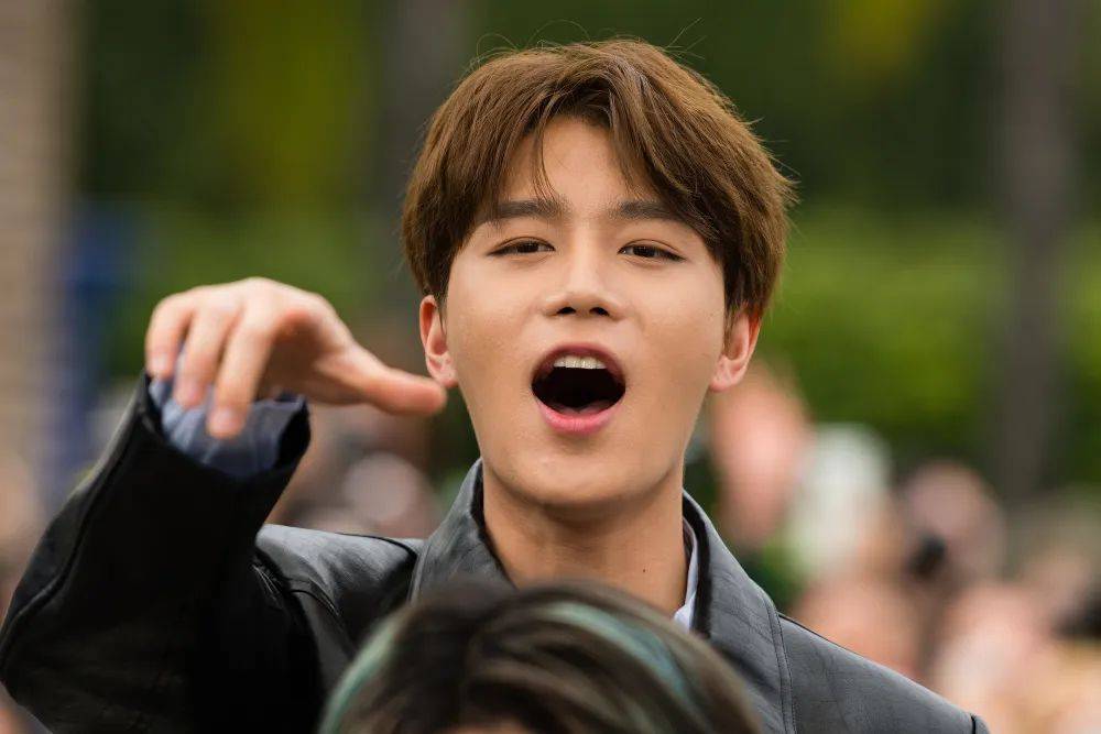 英超足球_韩星文泰一承认性侵中国女子英超足球，检方：3人将醉酒的受害者劫持上出租车，并实施轮奸