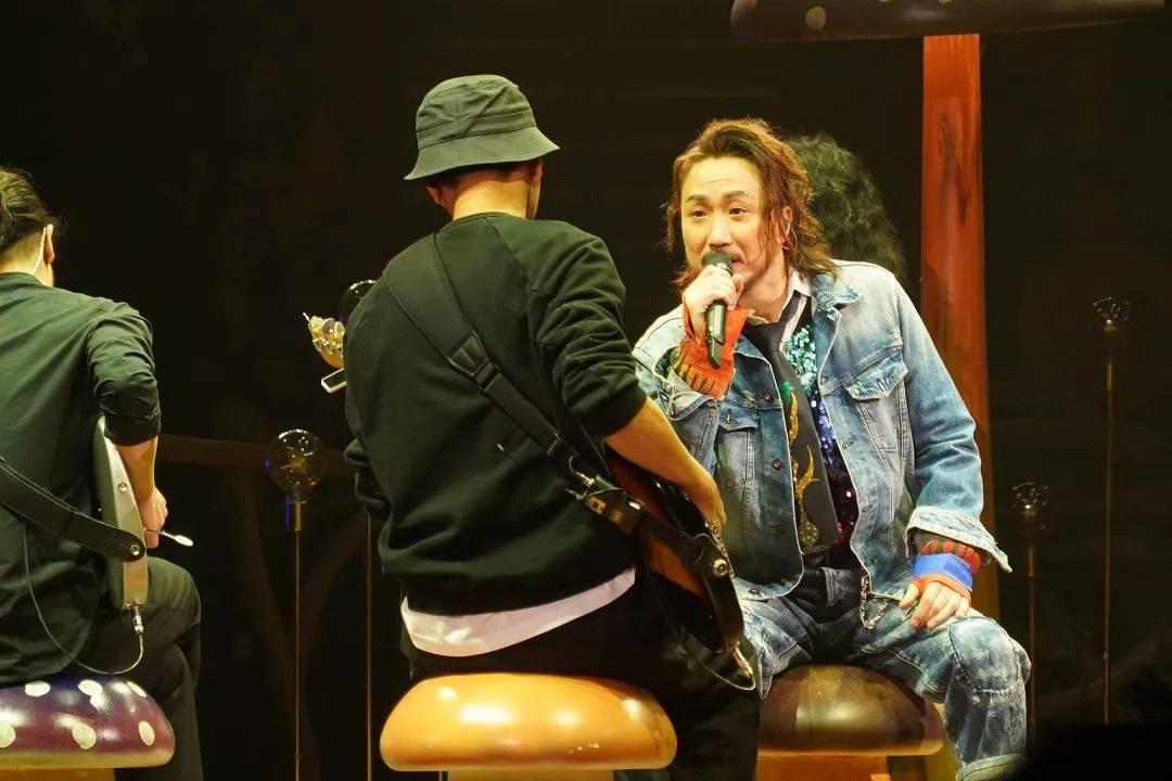 波尔图足球_郑中基声明：正在办理离婚手续波尔图足球，8000港元赡养费与事实严重不符