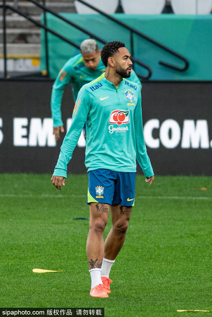 法国U19(女) v 西班牙U19(女)_6000万镑！曼联锁定新目标法国U19(女) v 西班牙U19(女)，球迷炸锅：这笔签约值得吗？