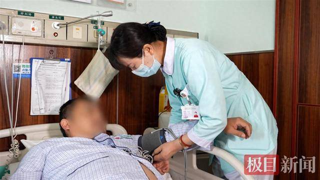 皇冠信用盘登3_一天两包烟、顿顿吃外卖皇冠信用盘登3！40岁男子血管堵得一塌糊涂