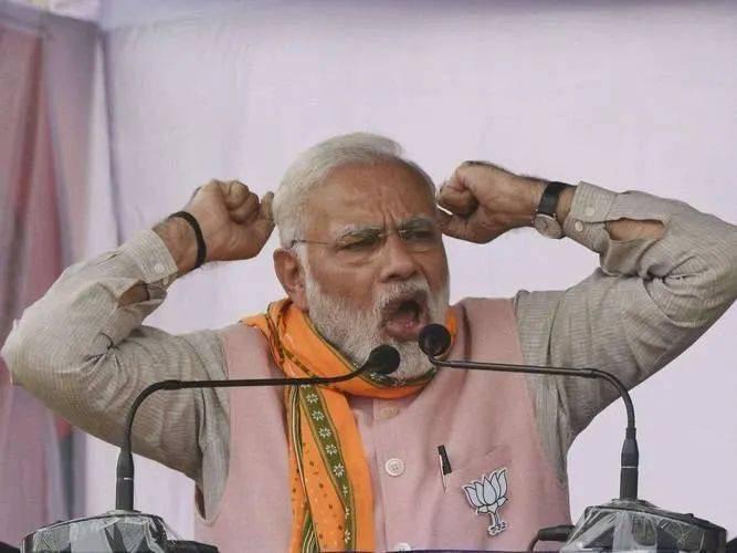 桑德兰VS西汉姆联_特朗普同意桑德兰VS西汉姆联，对中印加税500%！美议员大放厥词，这事跟普京有关？