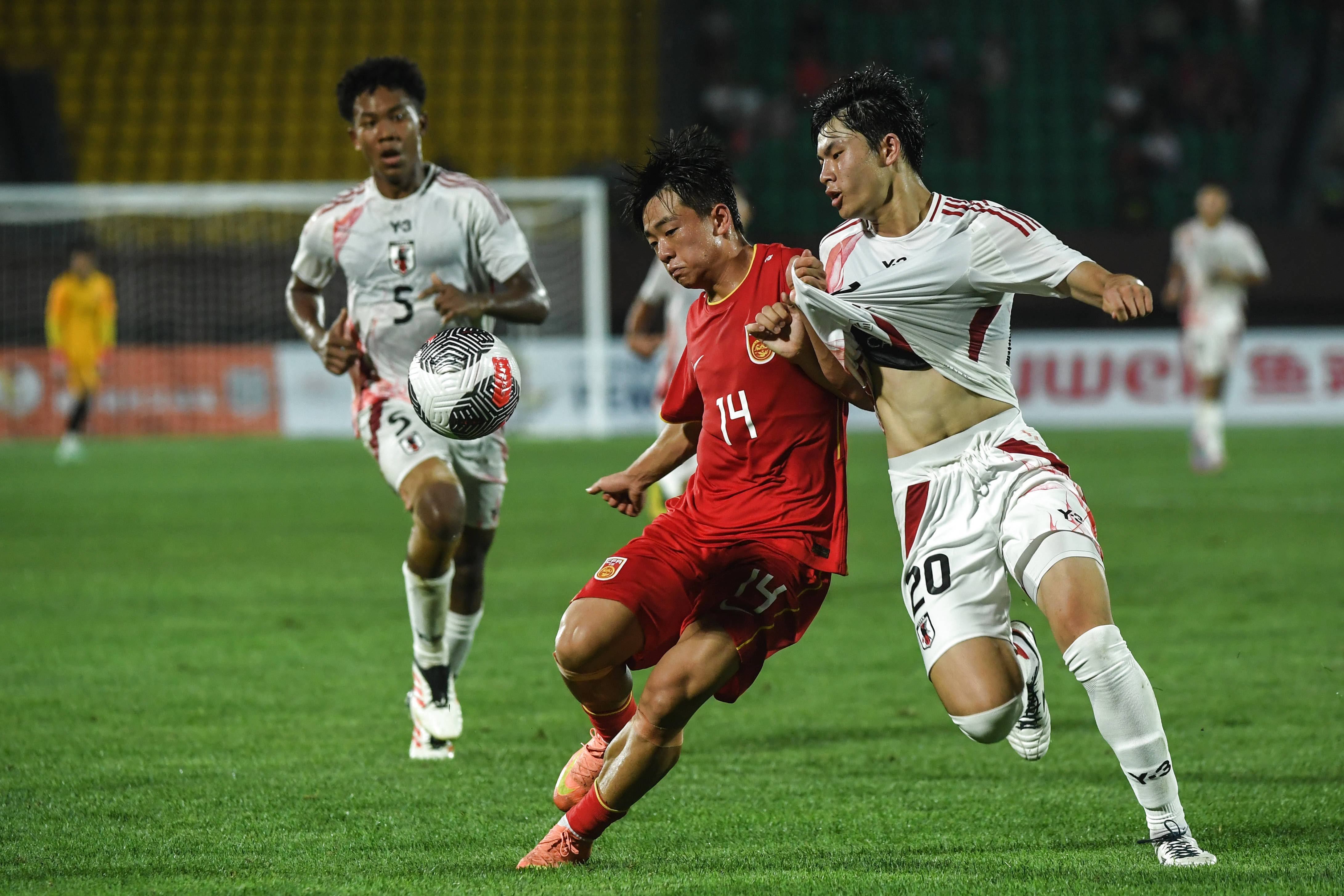 萨尔格里斯VS咸仑斯巴坦_沈阳国际足球锦标赛：中国U16队平日本U16队