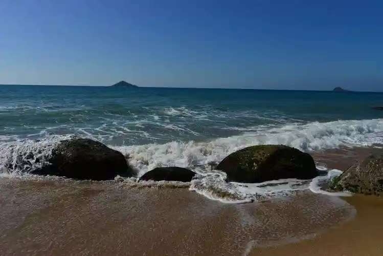 布若亚VS罗斯_以为中国只会口头警告布若亚VS罗斯，立陶宛防长访问菲律宾，公开叫板：面对共同威胁