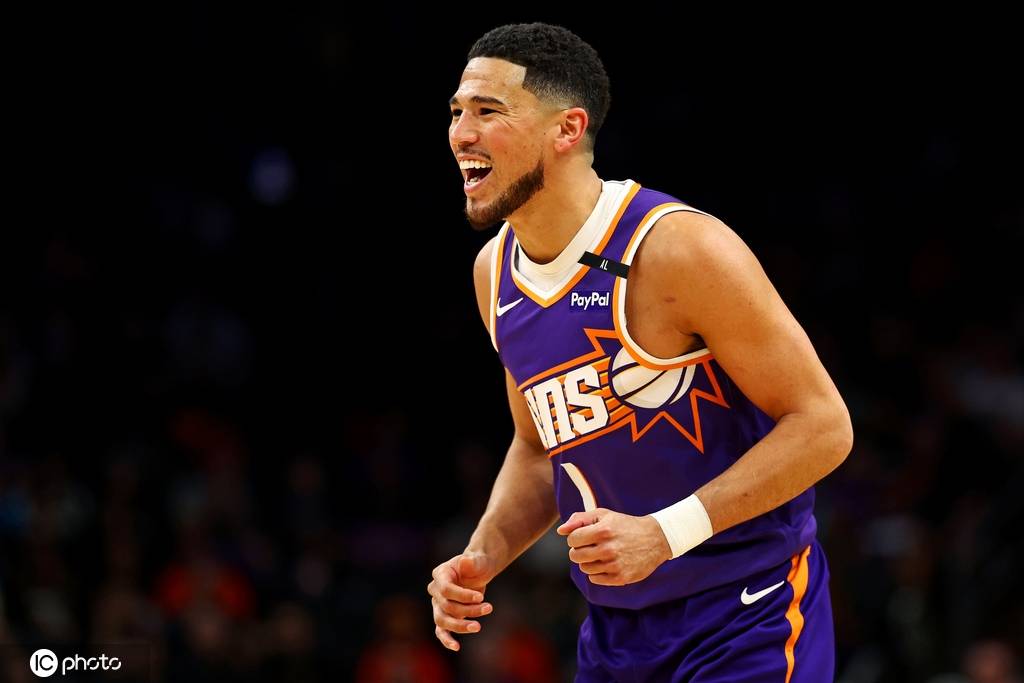 阿尔克马尔青年队VS瓦尔韦克_创造历史阿尔克马尔青年队VS瓦尔韦克！布克2年1.45亿美元提前续约太阳