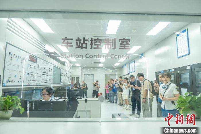 皇冠会员注册_探秘成都地铁停运后4小时：为何难以24小时运营