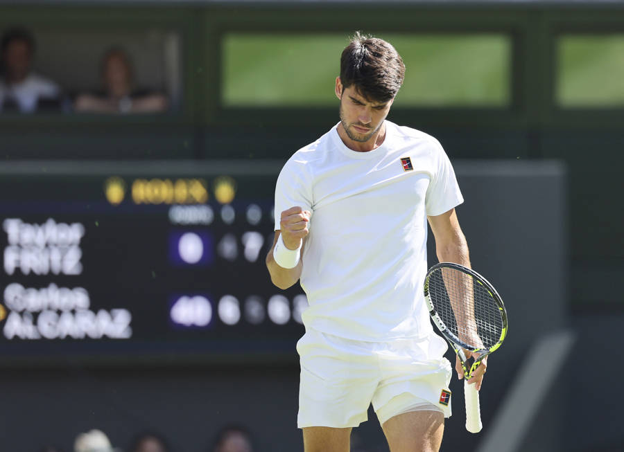 皇冠登2代理_温网｜携24连胜闯入男单决赛皇冠登2代理，发球进化的阿尔卡拉斯还有对手吗？