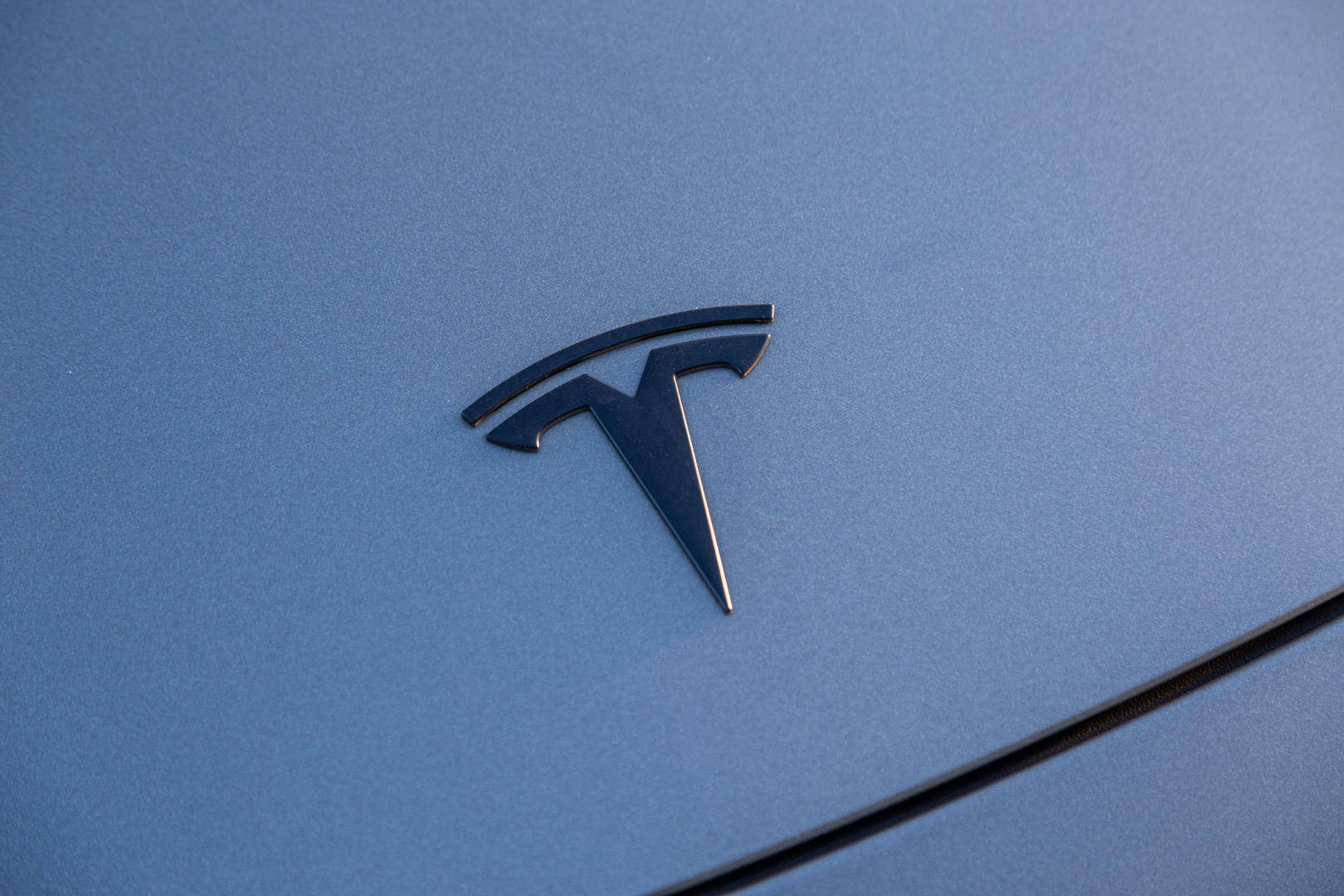 皇冠手机App_特斯拉车顶维权女车主终审败诉皇冠手机App，被判赔偿17万元，媒体人封某被判赔偿25万元