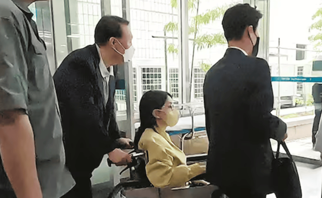 东亚足球锦标赛2025_尹锡悦被收押东亚足球锦标赛2025，身边人士称其糖尿病药物服用量减半 或申请前往外部医院治疗