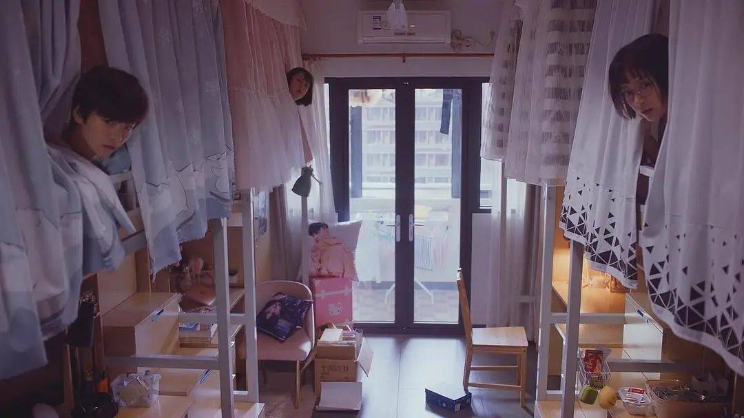 皇冠足球平台在哪里注册_“在走廊偶遇都会尴尬”皇冠足球平台在哪里注册，00后大学舍友咋成了最熟悉的陌生人