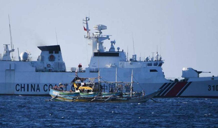 皇冠信用网登3代理_69海里对峙！美军与19国联合演习之际皇冠信用网登3代理，中方052D携带高超音速导弹，直接近距离震慑