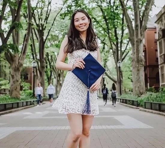 皇冠信用網APP下载_宗庆后与私生子的合影曝光皇冠信用網APP下载，五官神似（组图）