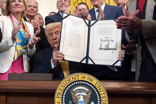 皇冠信用网怎么租_提起芬太尼皇冠信用网怎么租，特朗普又改口：中国帮了大忙