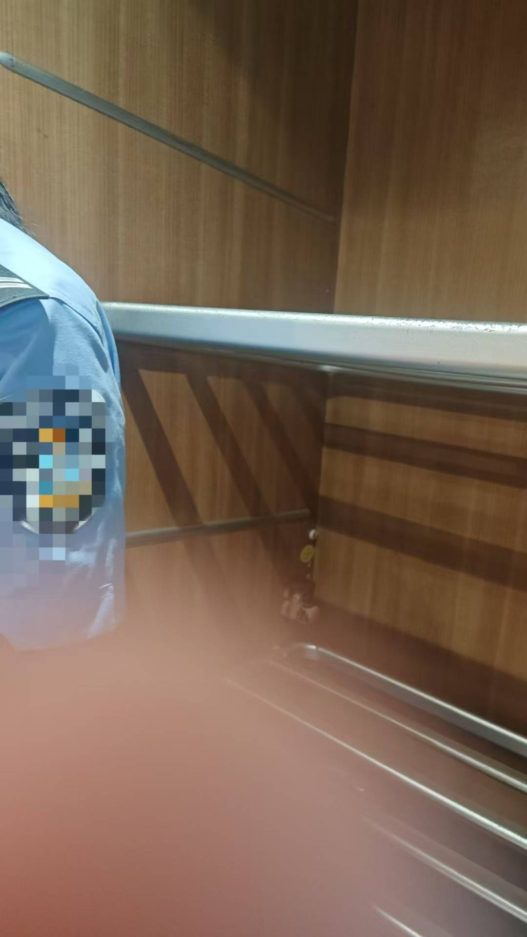 皇冠信用网平台出租_“一年设计白干了！”设计专业大学生乘高铁行李箱丢失皇冠信用网平台出租，行李架处无监控，多方回应