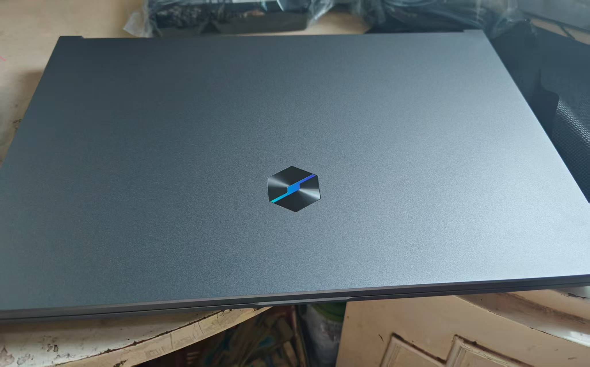 皇冠信用网平台出租_“一年设计白干了！”设计专业大学生乘高铁行李箱丢失皇冠信用网平台出租，行李架处无监控，多方回应