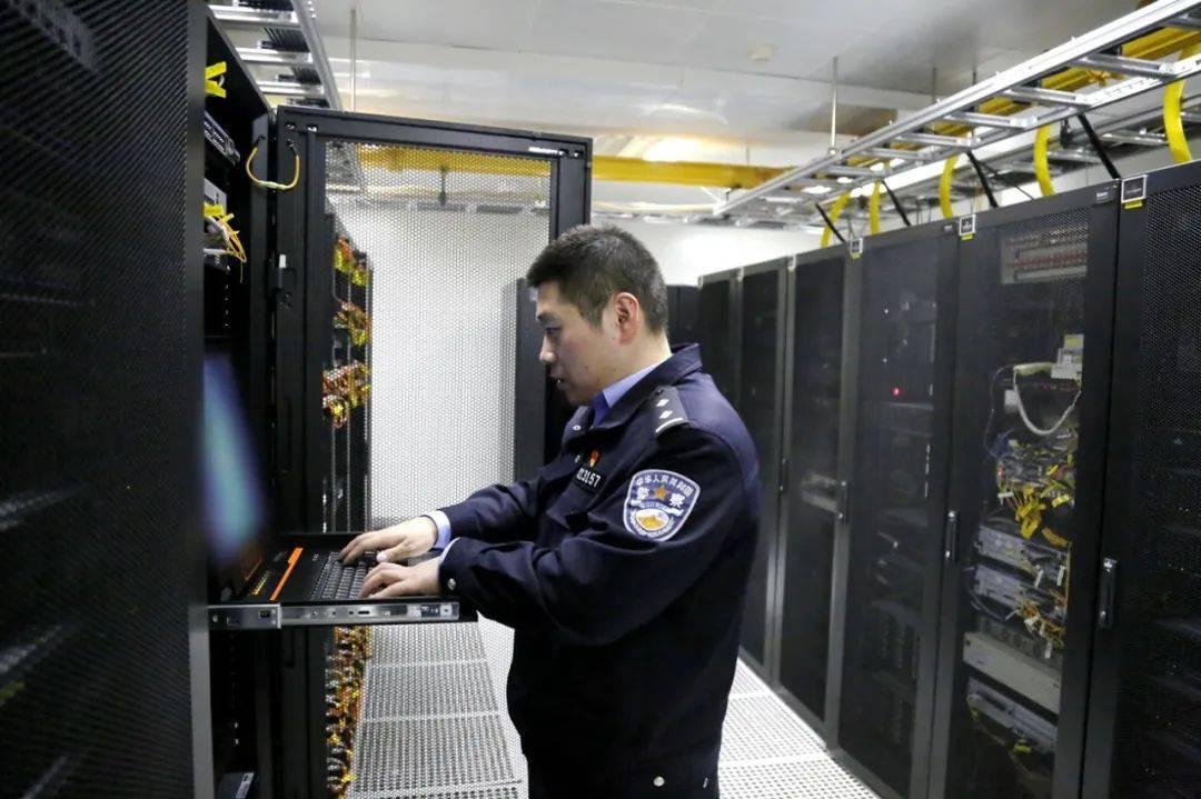 皇冠信用網最新地址_党媒记者在一线丨全域感知、空地协同、一屏掌控皇冠信用網最新地址！兰州公安智慧安保体系构筑起大型节会安全防线