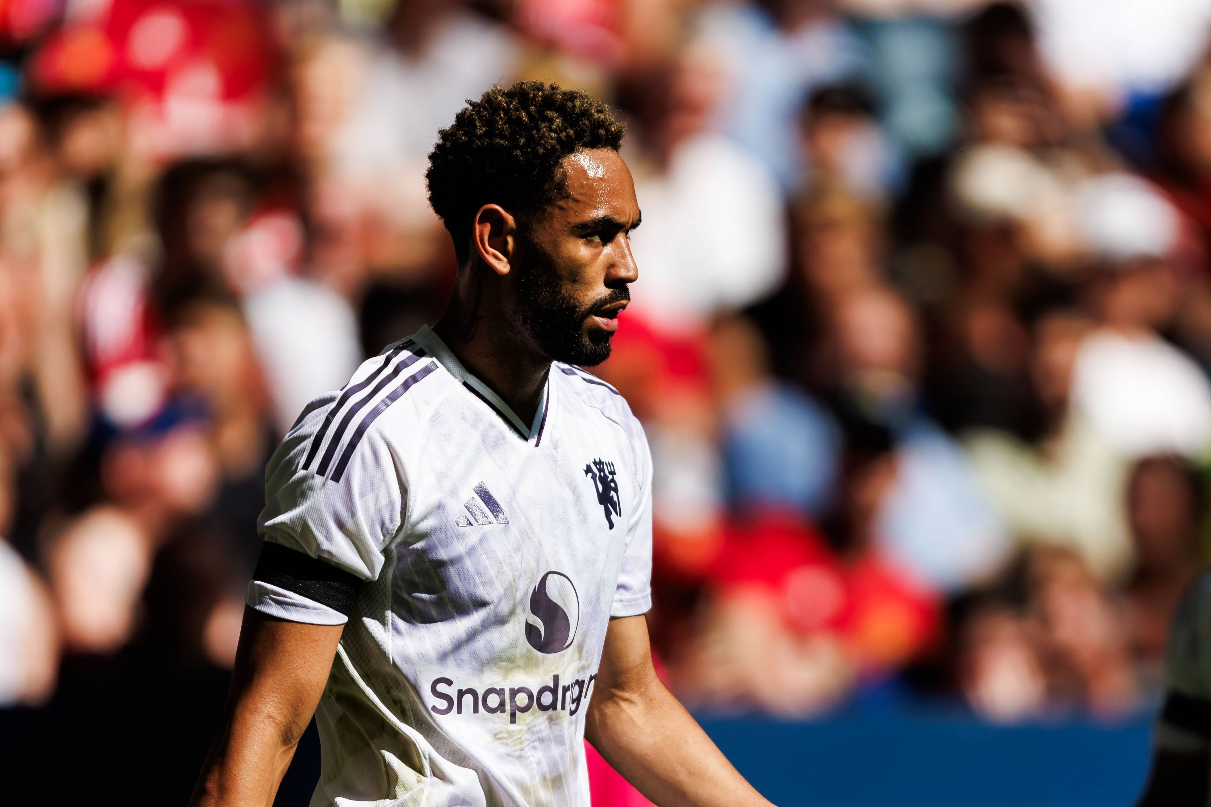 皇冠信用开户_狼王！电讯报：库尼亚严肃要求卢克-肖加快传球皇冠信用开户，展现出独特气质