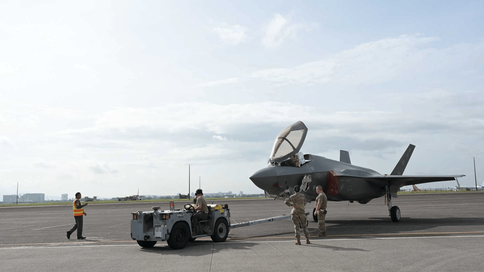 皇冠信用網开户_歼20制造了一批又一批皇冠信用網开户，歼35歼16加速生产，对于美军意味着什么？